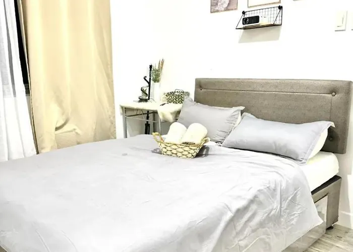 1br Unit In Quezon With Ps4 And Free Pool Access * Manila
