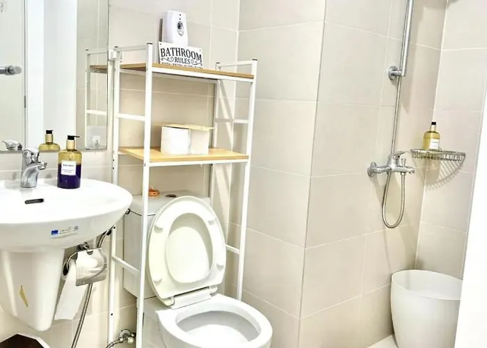 Aparthotel 1br Unit In Quezon With Ps4 And Free Pool Access Manila