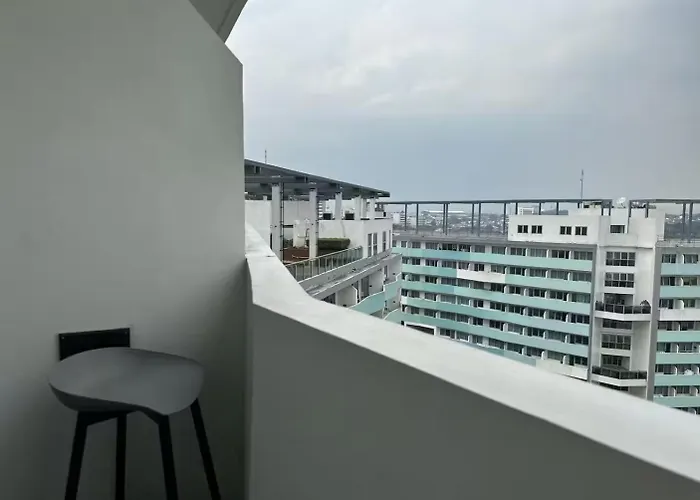 Aparthotel 1br Unit In Quezon With Ps4 And Free Pool Access Manila